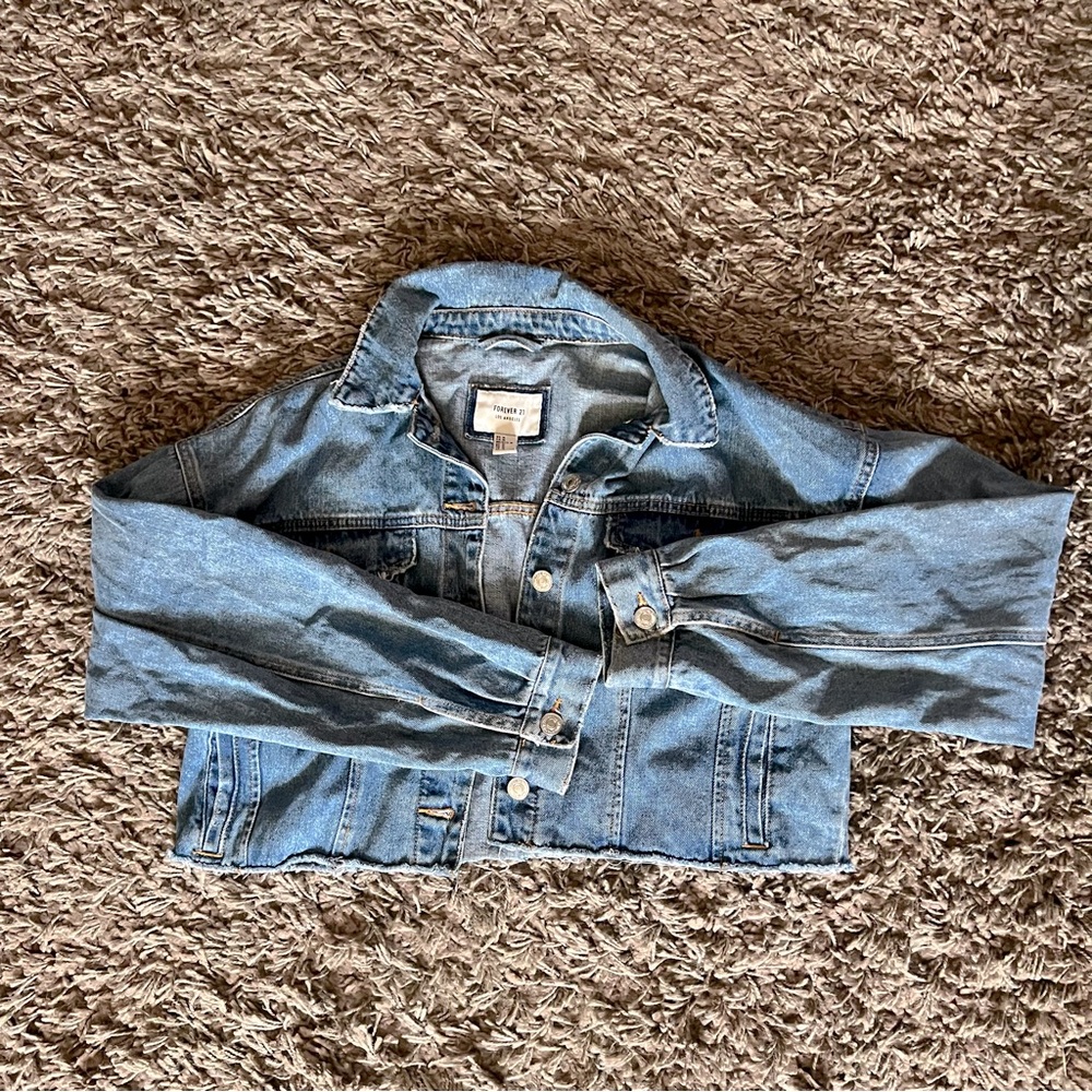Cropped denim jacket